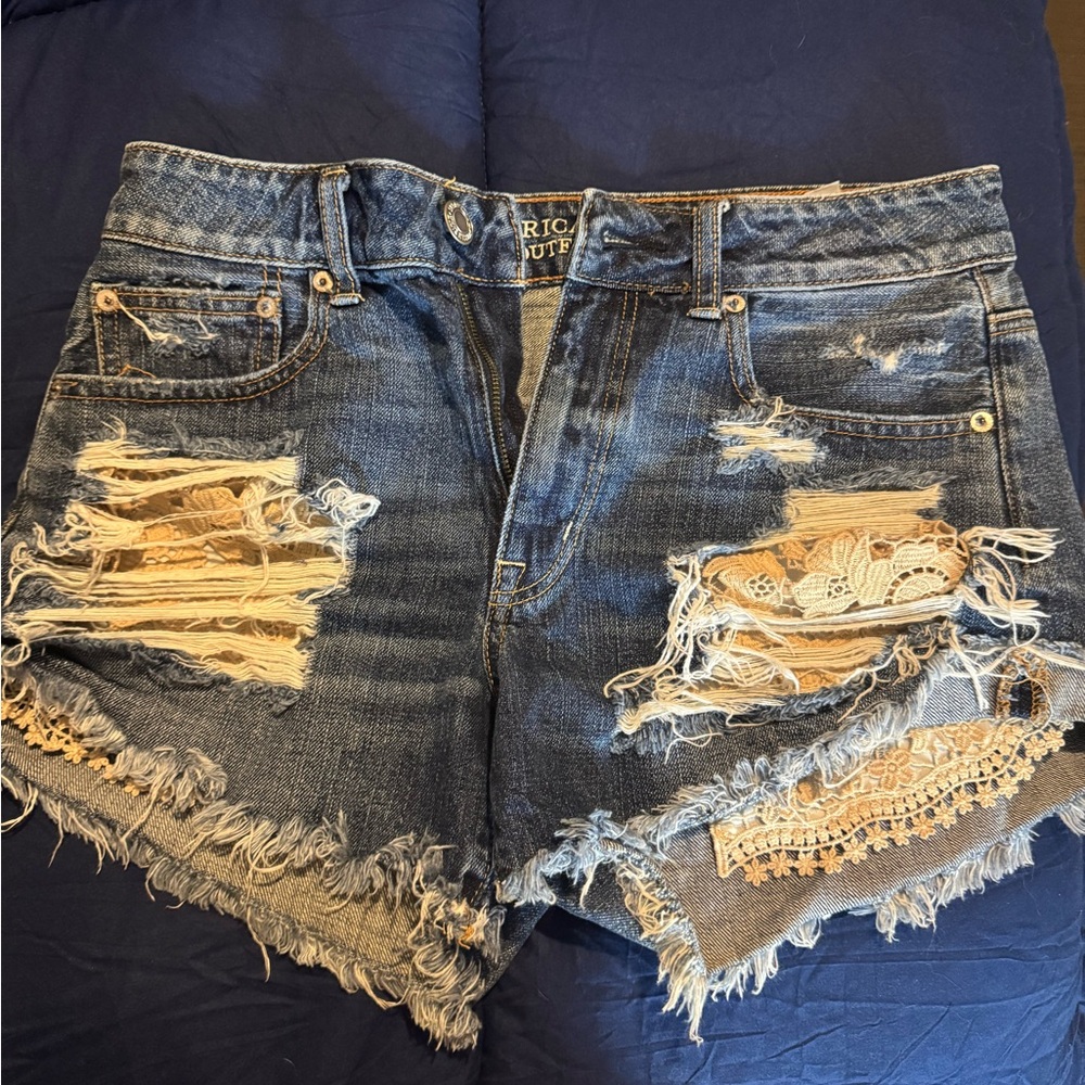 American eagle high rise festival shorts size 6 distressed denim hi-rise shorts